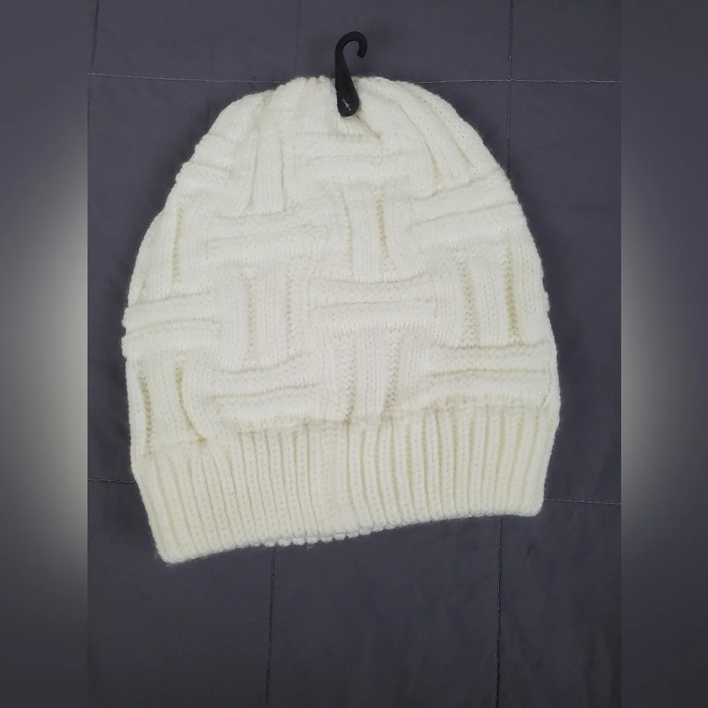 Clear Creek Women's White Knit Beanie